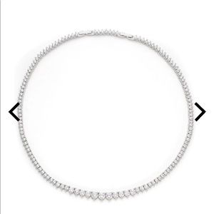 NOA jewelry princess graduated 3 prong tennis necklace